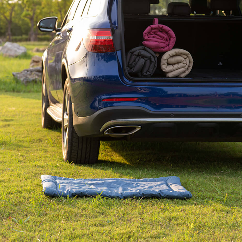 Outdoor Utility Style Waterproof Foldable Pet Mat for Car and Camping