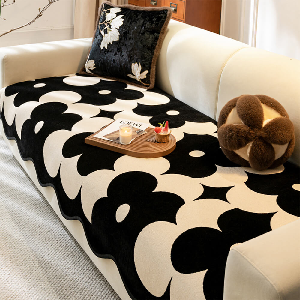 Elegante cubierta de sofá de chenilla floral con borde ondulado