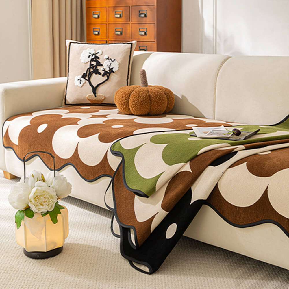 Elegante cubierta de sofá de chenilla floral con borde ondulado
