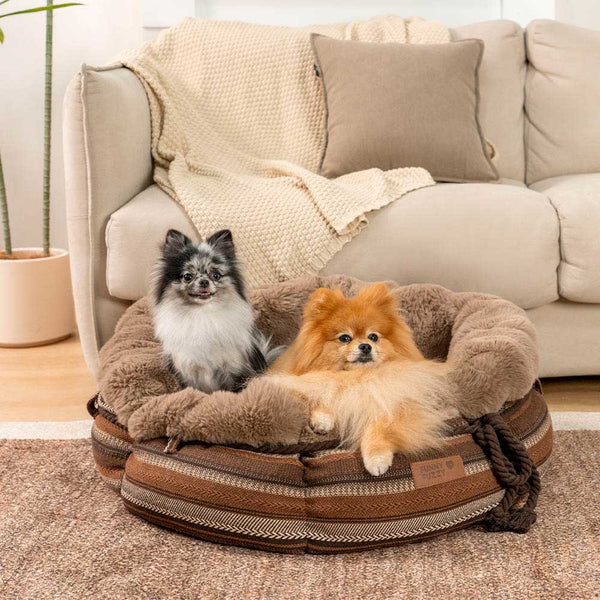 Cama clásica de perros de Donut Jacquard Plush - Snuggle Den