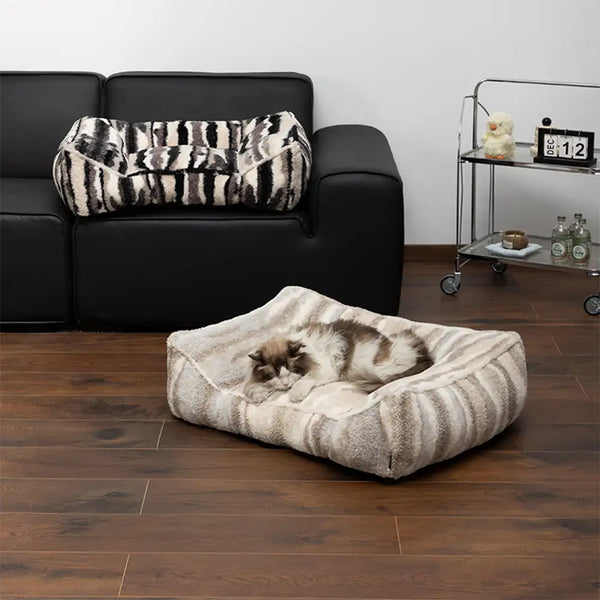 Artistic Faux Lambs Wool Warm Scratch-Resistant & Deep Sleep Comfort Large Dog Bed
