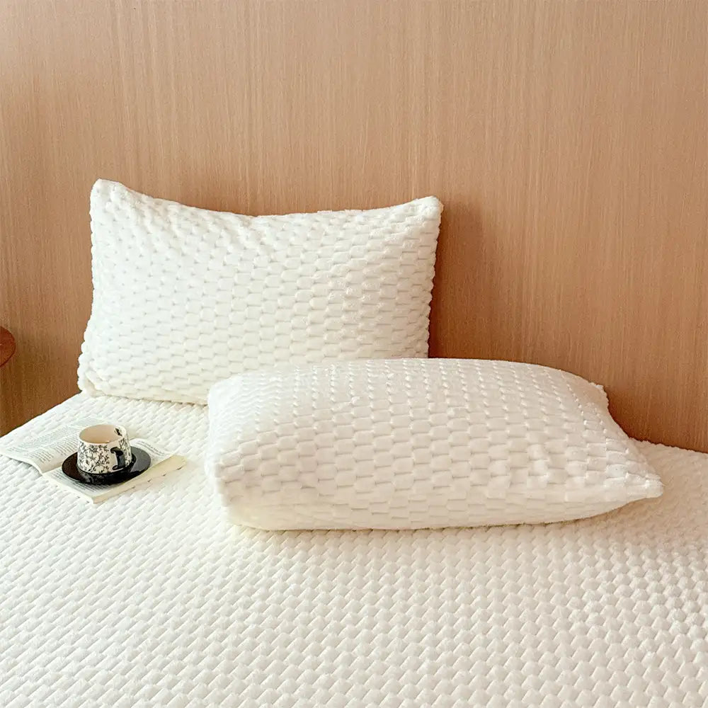 Soft Plush Skin-Friendly Mattress Protector Bedding Fitted Sheet Set