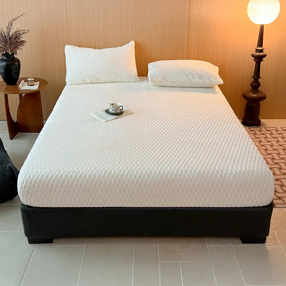Soft Plush Skin-Friendly Mattress Protector Bedding Fitted Sheet Set