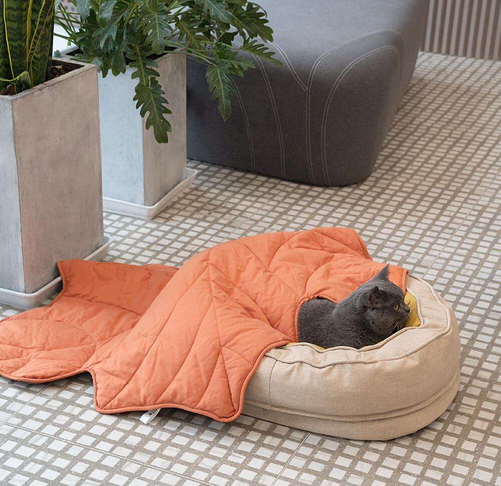 Leaf Shape Dog Blanket With Donut Dog Bed Luxury Dog Gifts - FUNNYFUZZY